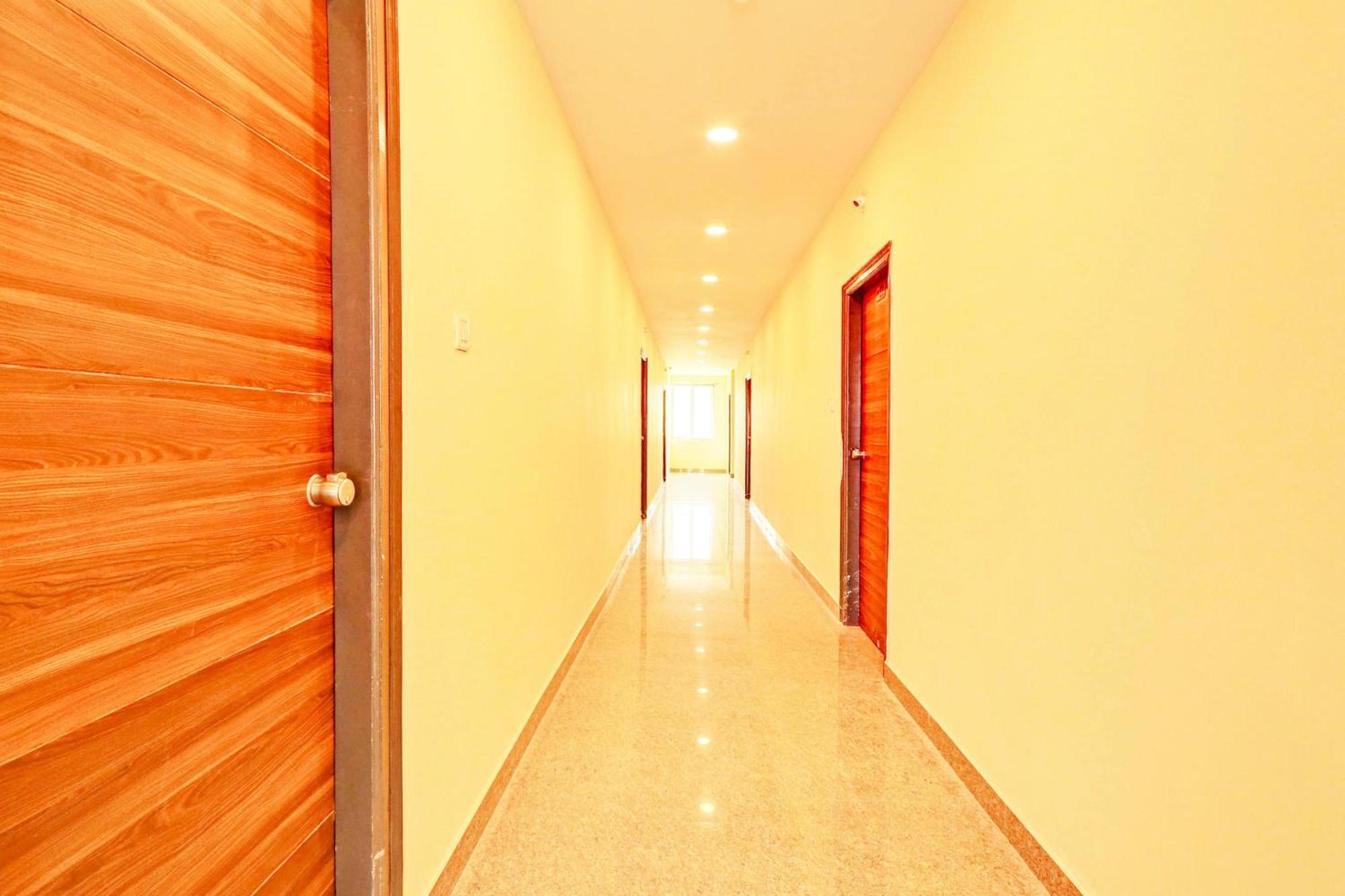 Hotel O R Square Hyderabad Exterior photo