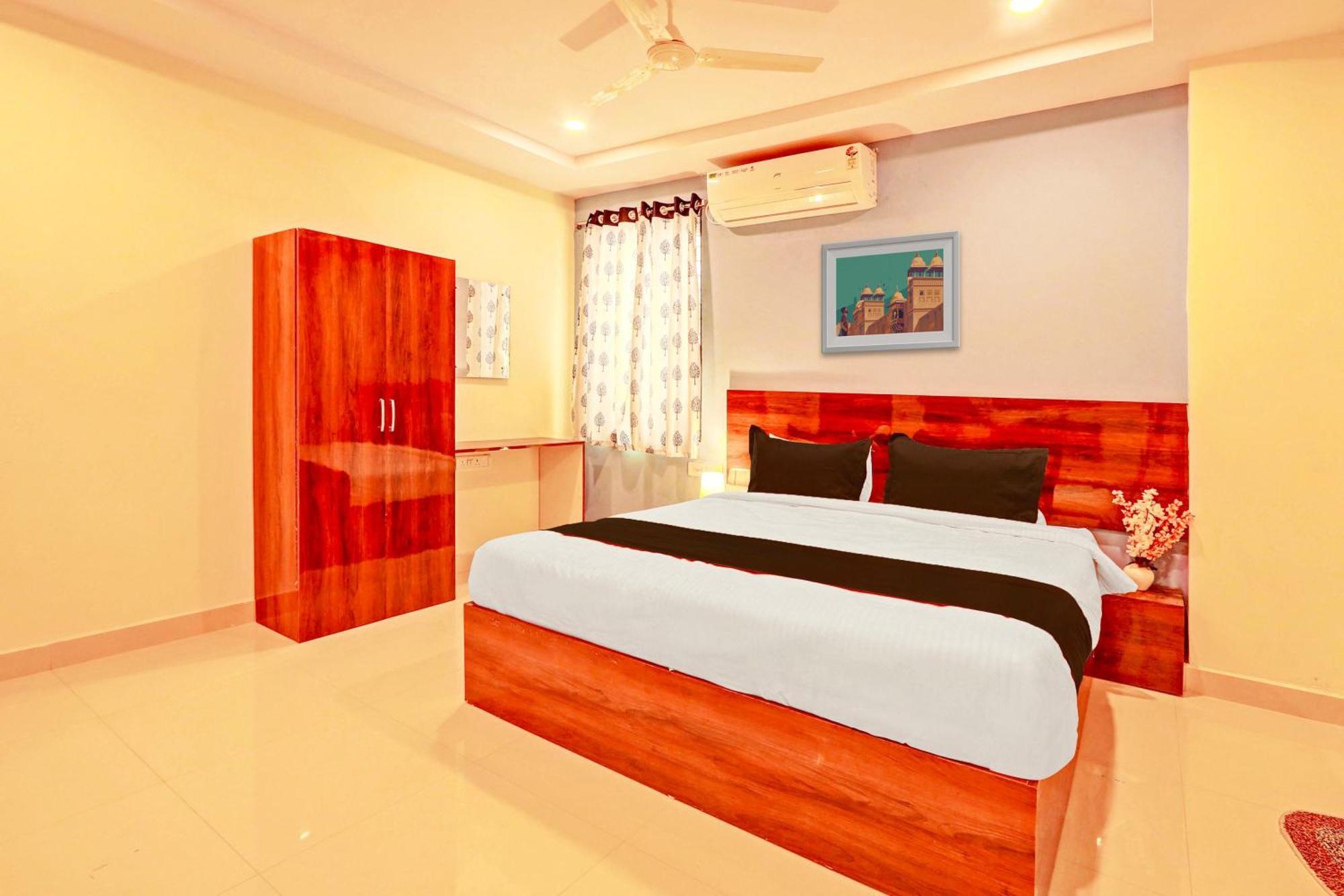Hotel O R Square Hyderabad Exterior photo