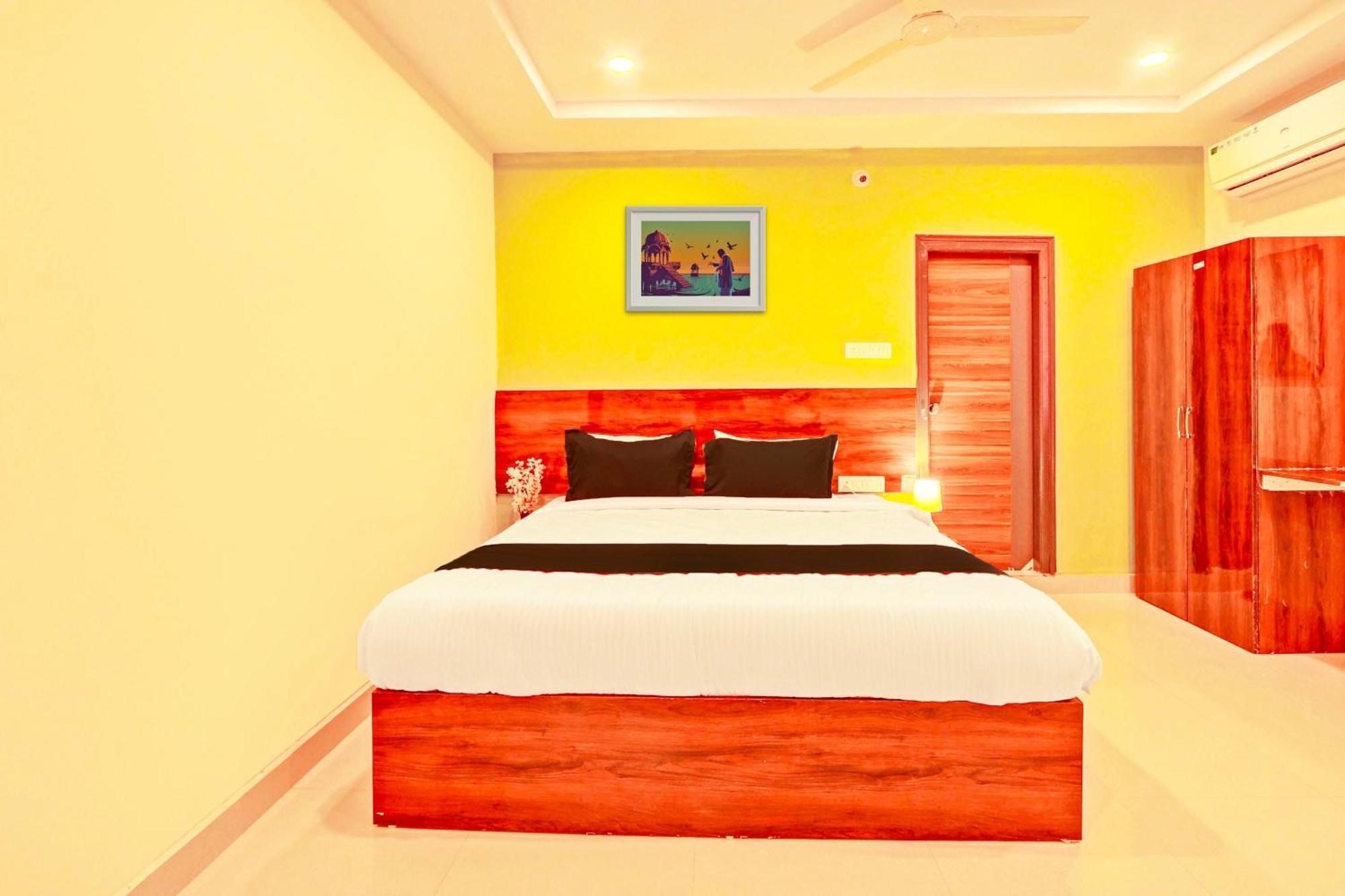 Hotel O R Square Hyderabad Exterior photo